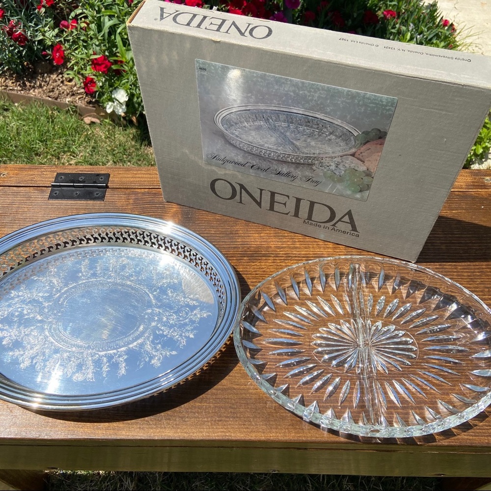 Oneida - Silver Glass Ridgewood Oval Gallery Tray - Picture 4 of 9